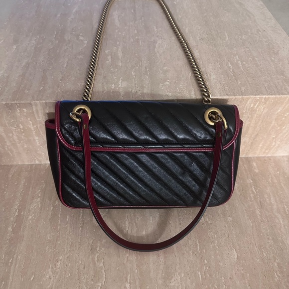 Gucci GG Marmont Shoulder Bag in Black - Picture 9 of 9